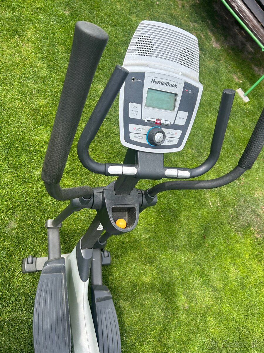 Eliptický trenažér NordicTrack E4.0 - 5