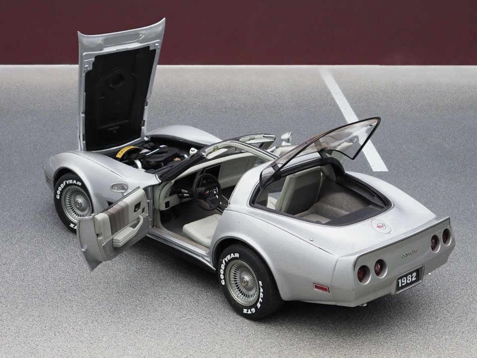 Chevrolet Corvette 1:18 - 5