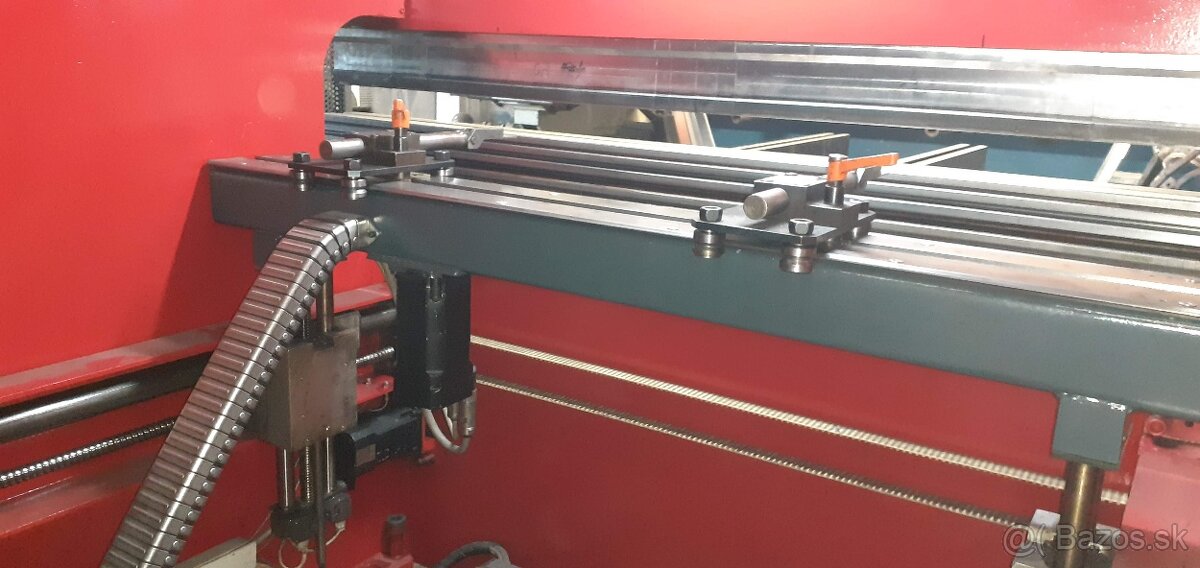 Ohraňovací lis HOL 63/2000 - 5