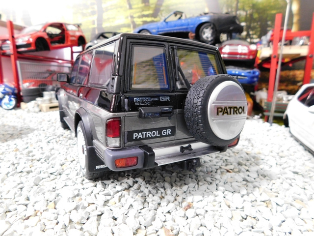 model auta Nissan Patrol GR Y60 Otto mobile 1:18 - 5