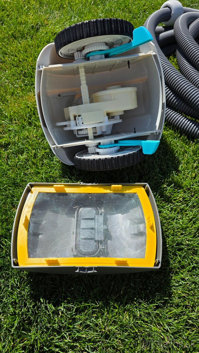 Predám bazénový vysávač - 5