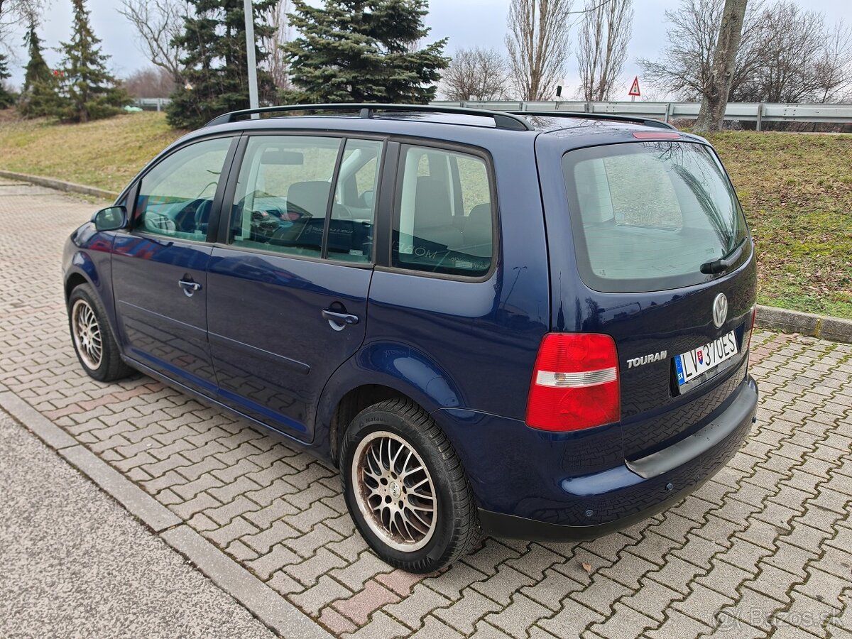 Volkswagen Touran 1.6 FSI - 5