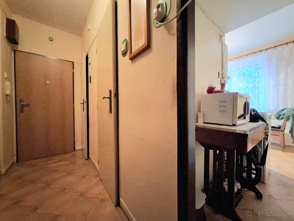 2 - IZBOVÝ BYT, LÁNSKA, NA PREDAJ - 5