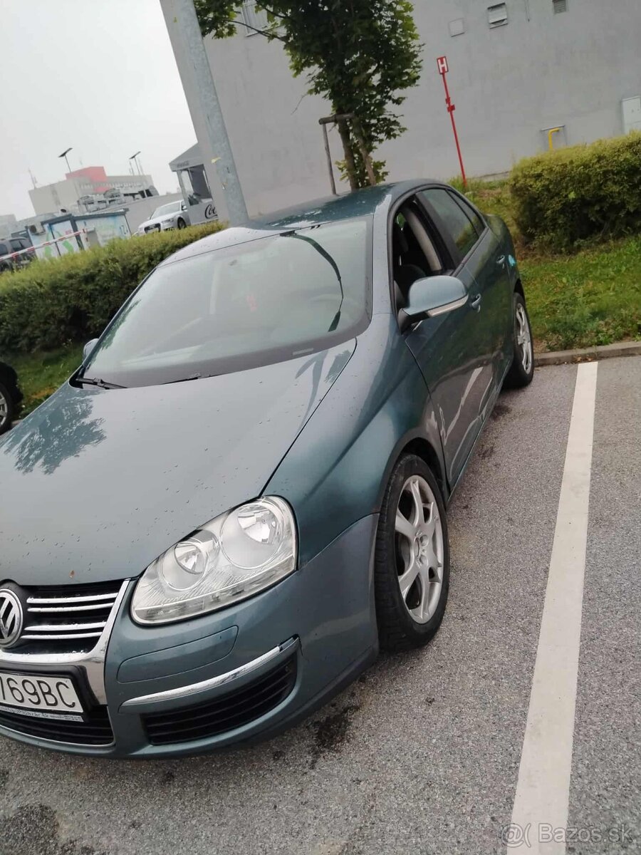 Predám Vymením VW Jetta 1.6 MPI - 5