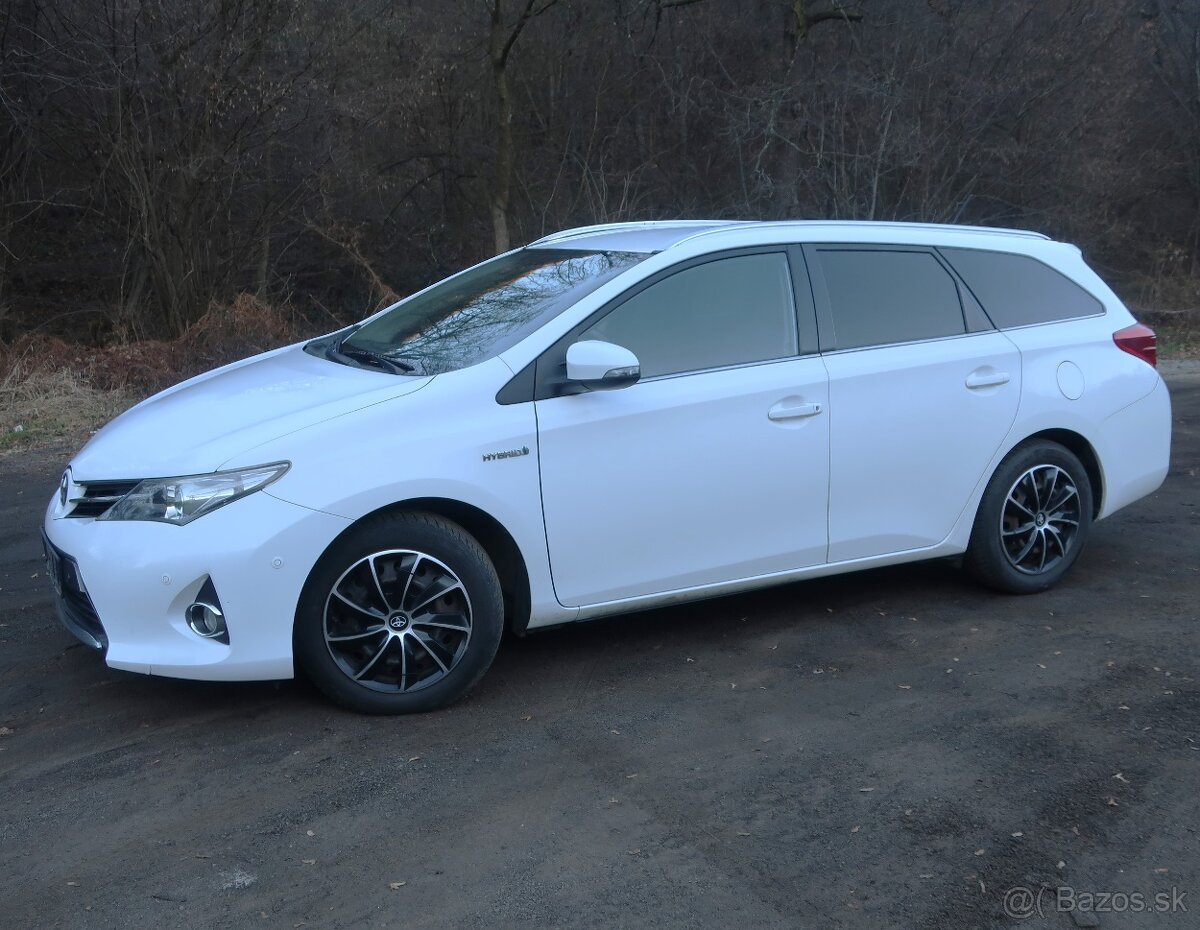 TOYOTA AURIS TOURING SPORT 1.8 Automat - 5