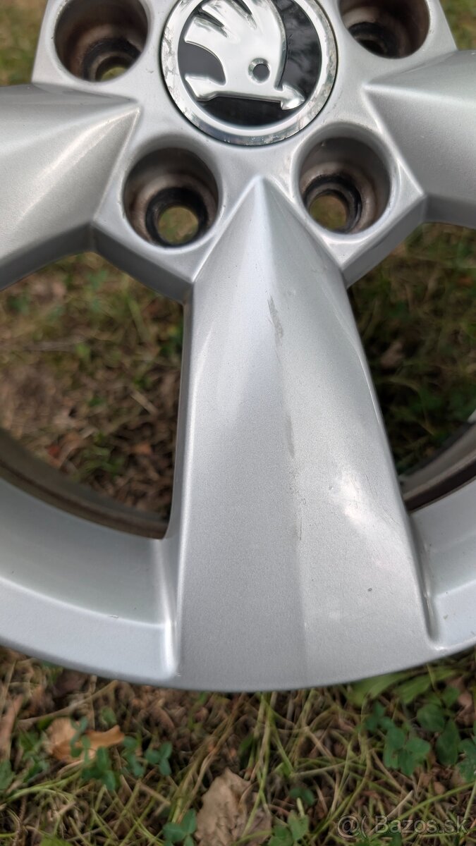 Predám originálny ALU disk Škoda "15" - 5