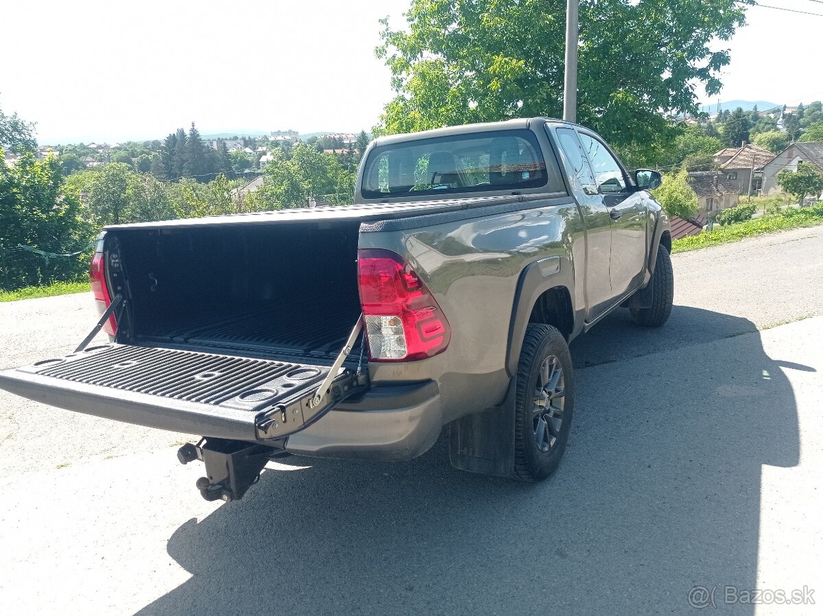 Toyota Hilux - 5