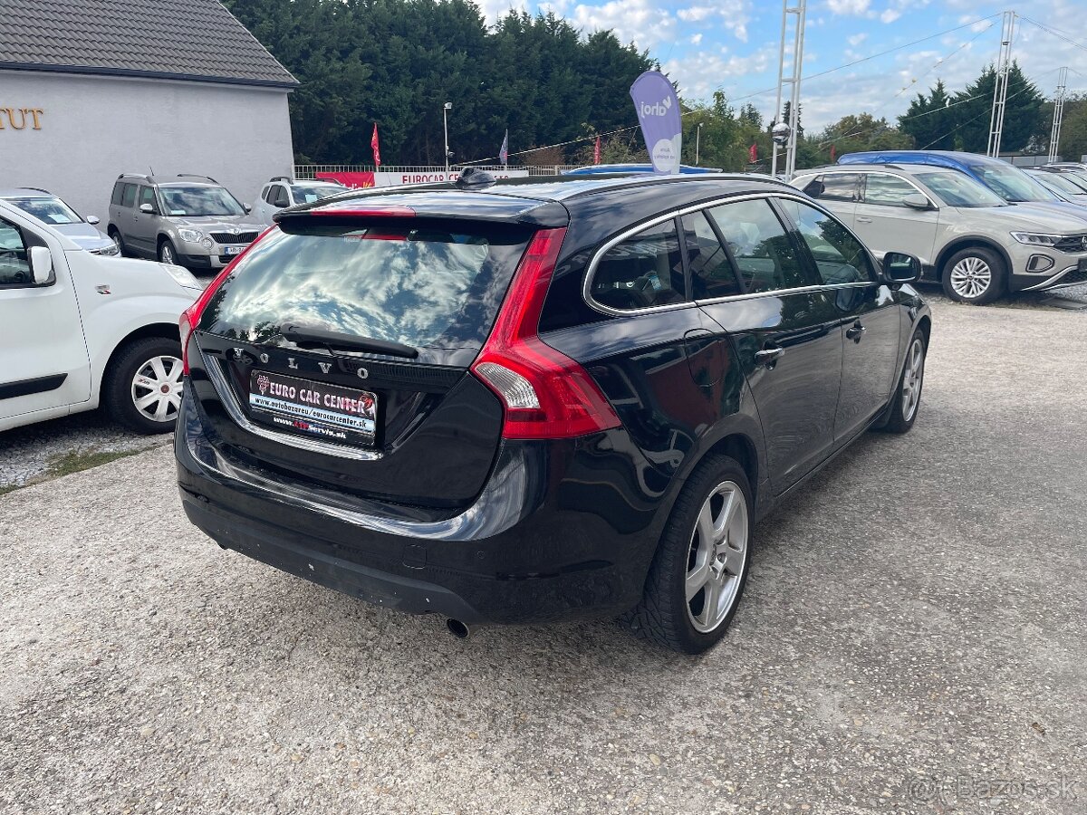 Volvo V60 D5 2,4d AWD AT6-Summum - 5