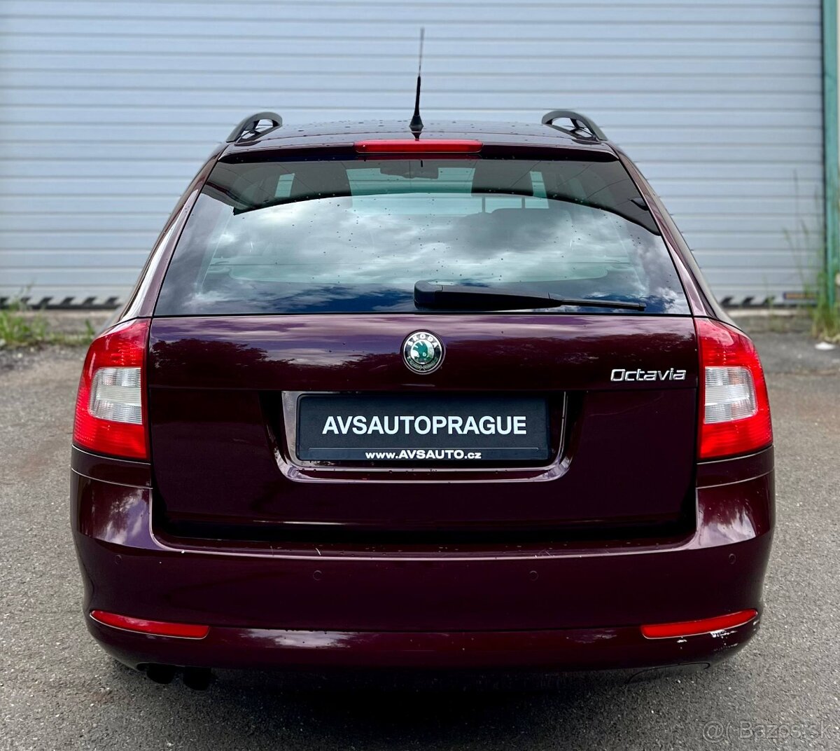 Škoda Octavia Combi 2.0 TDI DSG Elegance (2010) - 5