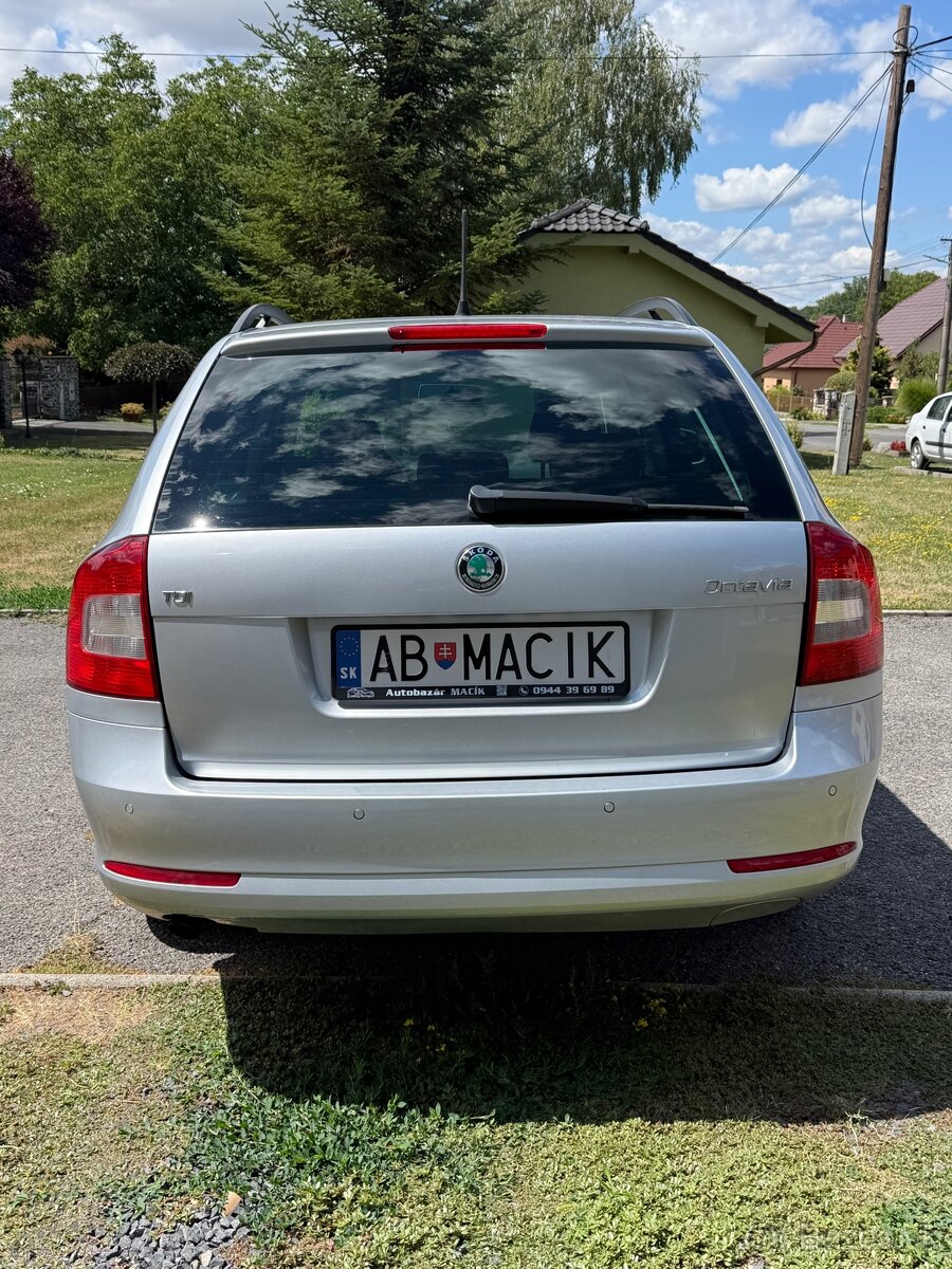 Škoda Octavia Combi 1.6 TDI Ambiente (2012, 168.000km) - 5