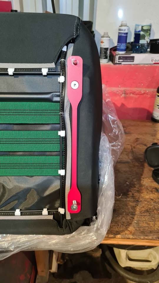 Mazda MX-5 drziaky sedacky Sparco - 5