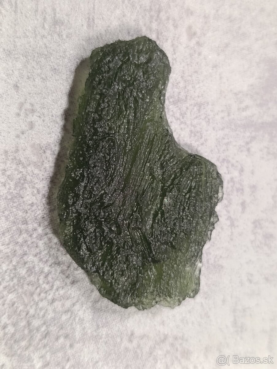 Krásný velký Vltavin z Chlumu, 14,36 gramu, ve stojánku - 5