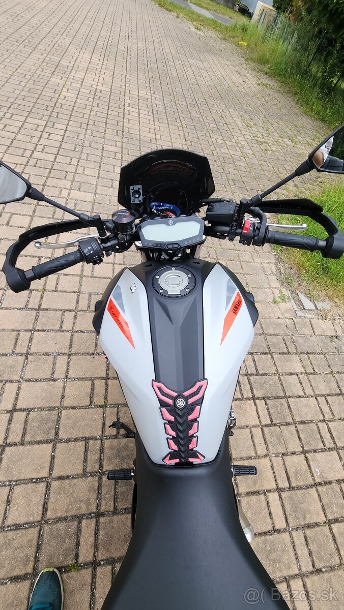 Yamaha MT07 - 5