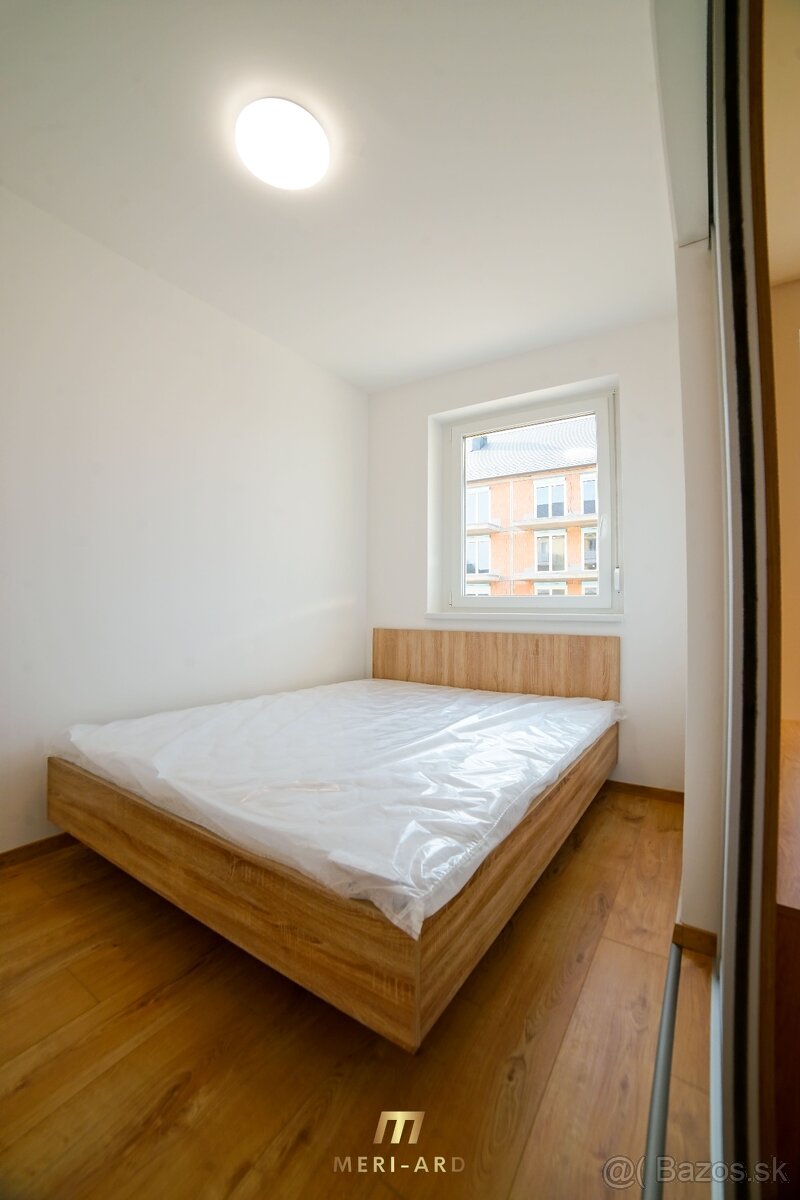 Moderne zariadený 1,5-izbový byt s balkónom a parkovaním - 5