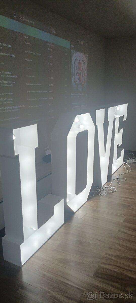 Svetelný nápis LOVE - 5
