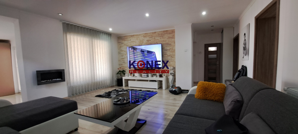 NA PREDAJ – Štvorec po kompletnej rekonštrukcii Trebišov - 5