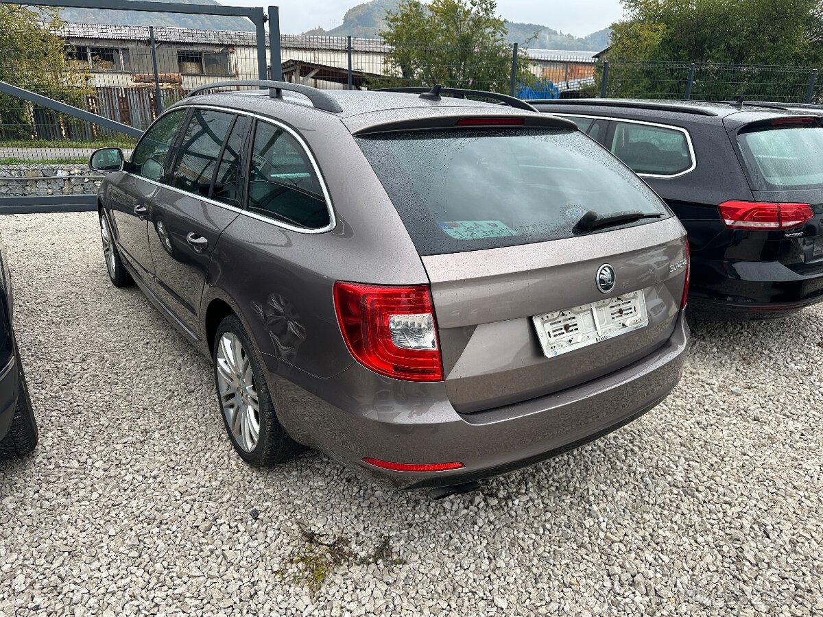Rezervované—Škoda superb 2 dsg facelift - 5