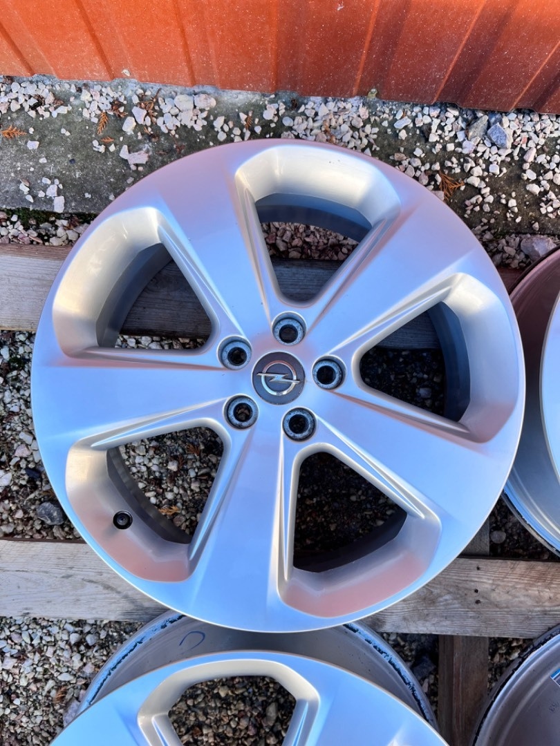 5x105 R18 originál alu Opel Mokka X - 5