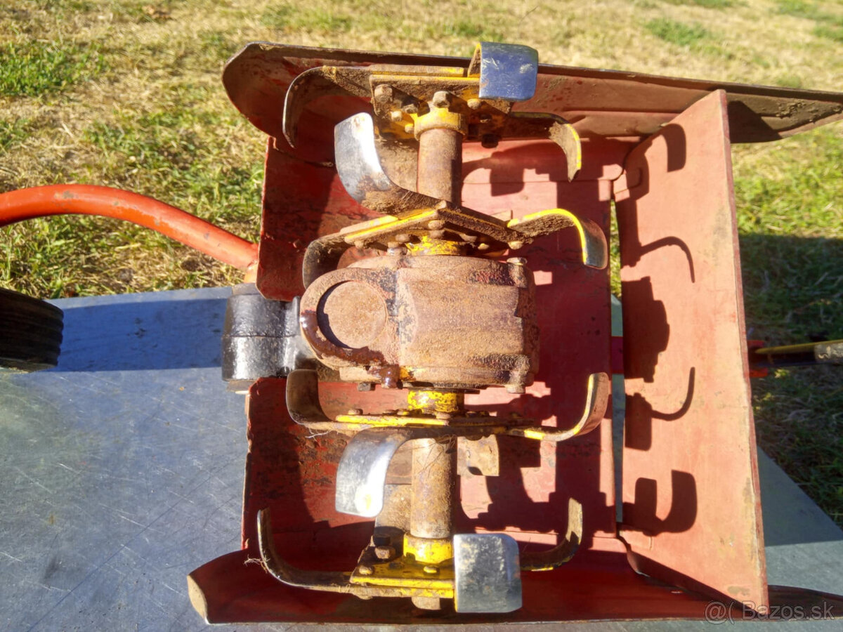 rotačná plečka APL 348 - 5