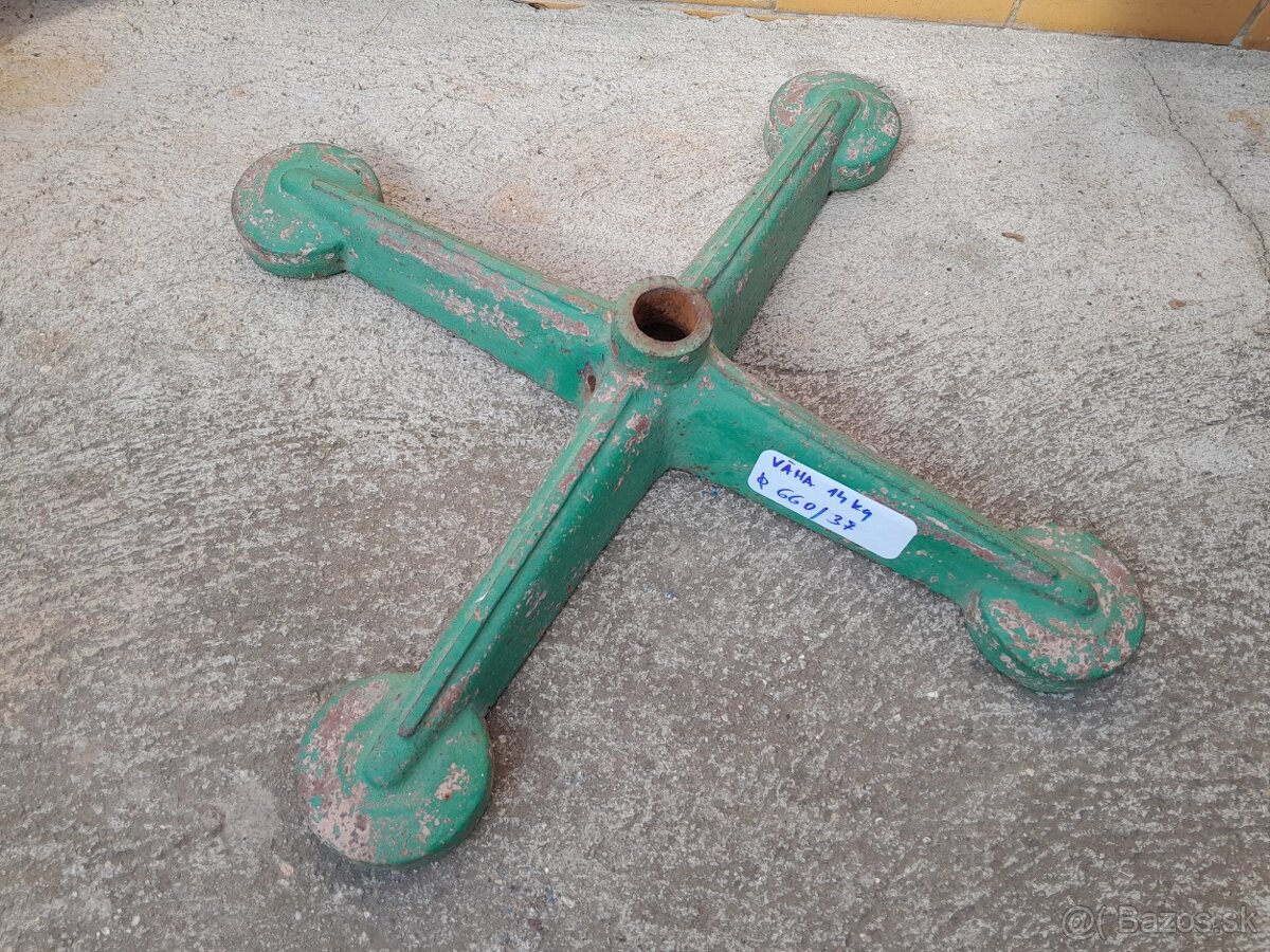 Liatinový stojan na slnečník-dáždnik. - 5