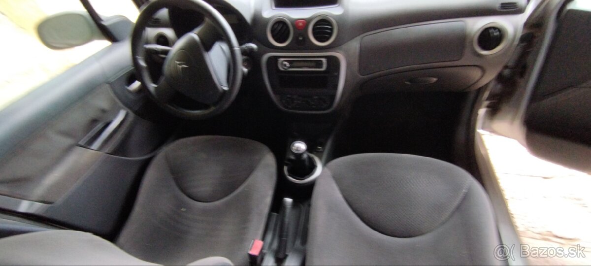 Rozpredám na náhradné diely Citroen c3 - 5