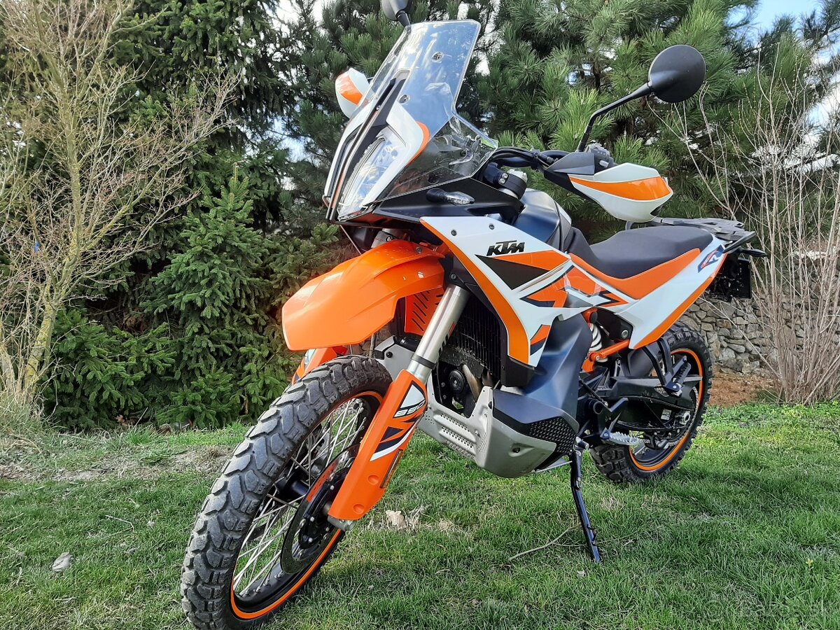 KTM ADVENTURE 890 R+ OFROAD nájazd 1.050 km