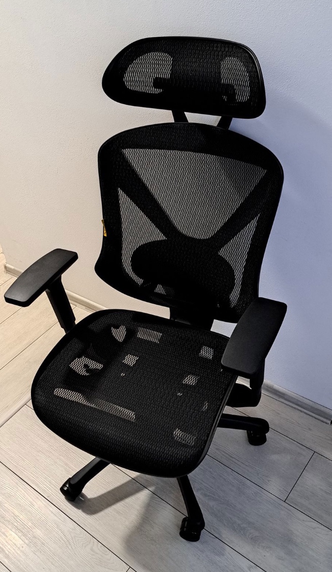 Kancelárska stolička a pracovný stôl - 5