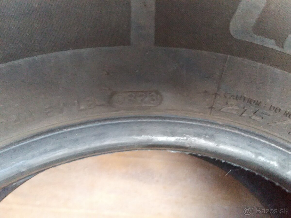 Predám letné pneu 215/75 r16c - 5