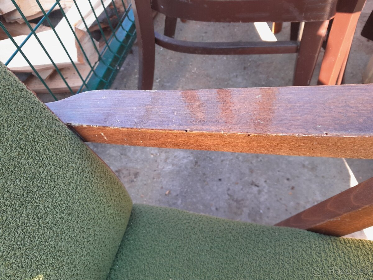 Predám zelené kreslá cena spolu 50€ - 5