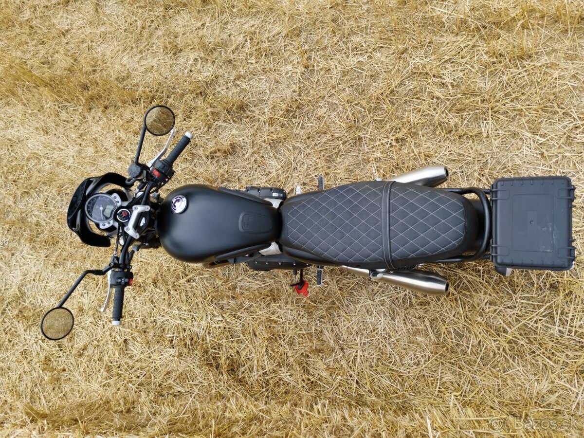 Triumph street twin 900 - 5