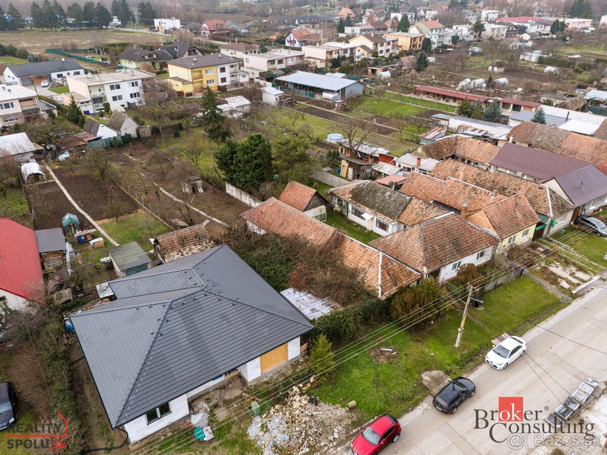 predaj pozemku Krakovany - 5