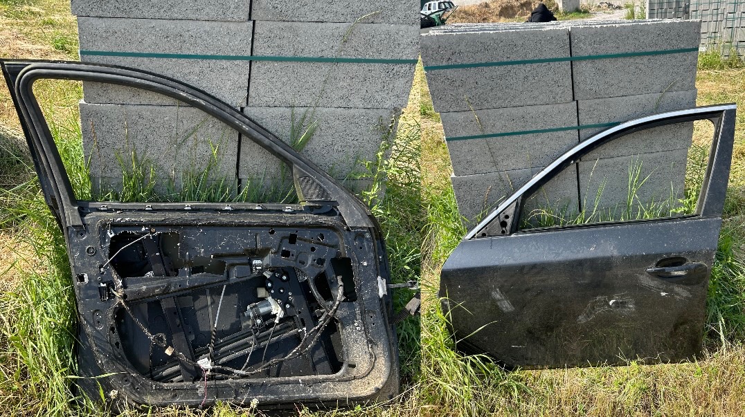 BMW dvere naraznik blatnik kufor difuzor - 5