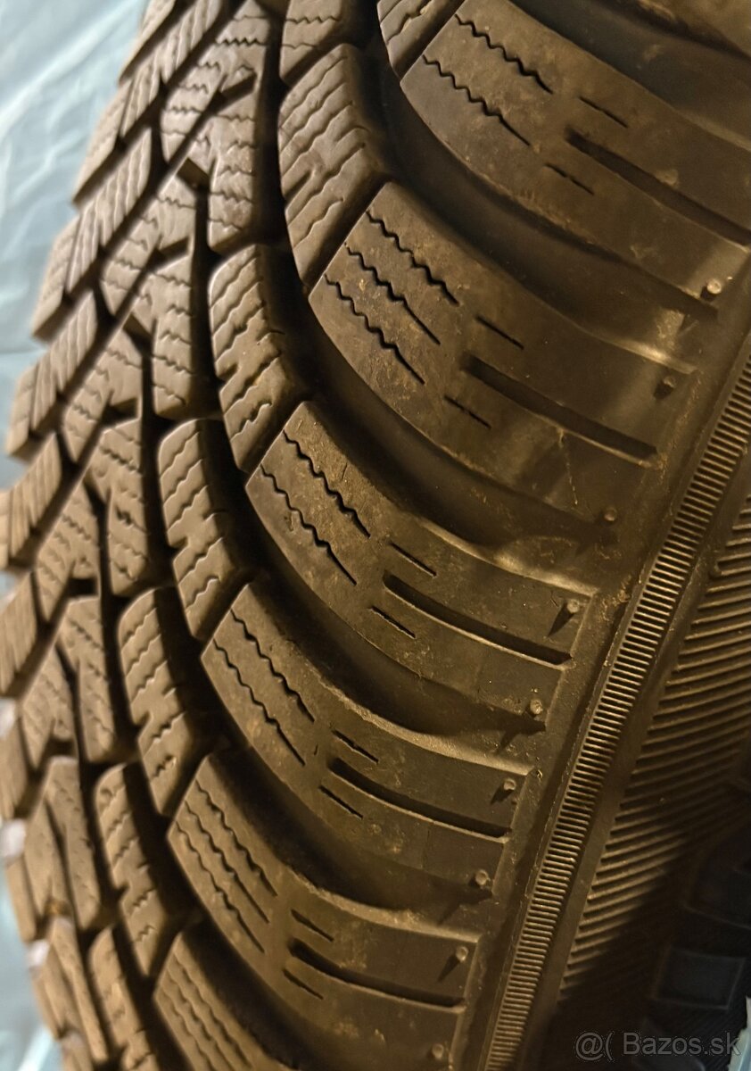 Predám elektróny zo zimnými pneumatikami - 5