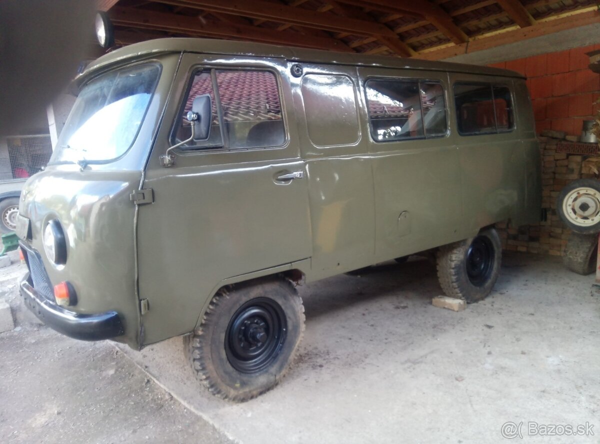 Predám UAZ 452 - 5
