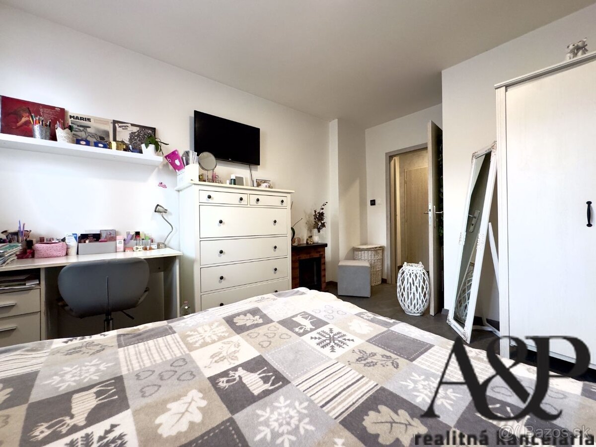 3 IZB. BYT S LOGGIOU,GARÁŽOU A ZÁHRADOU, 68M2, KOŠARISKÁ, ok - 5