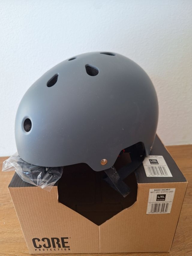 znackova Prilba freeride bicykel kolobezka vel L a XL - 5