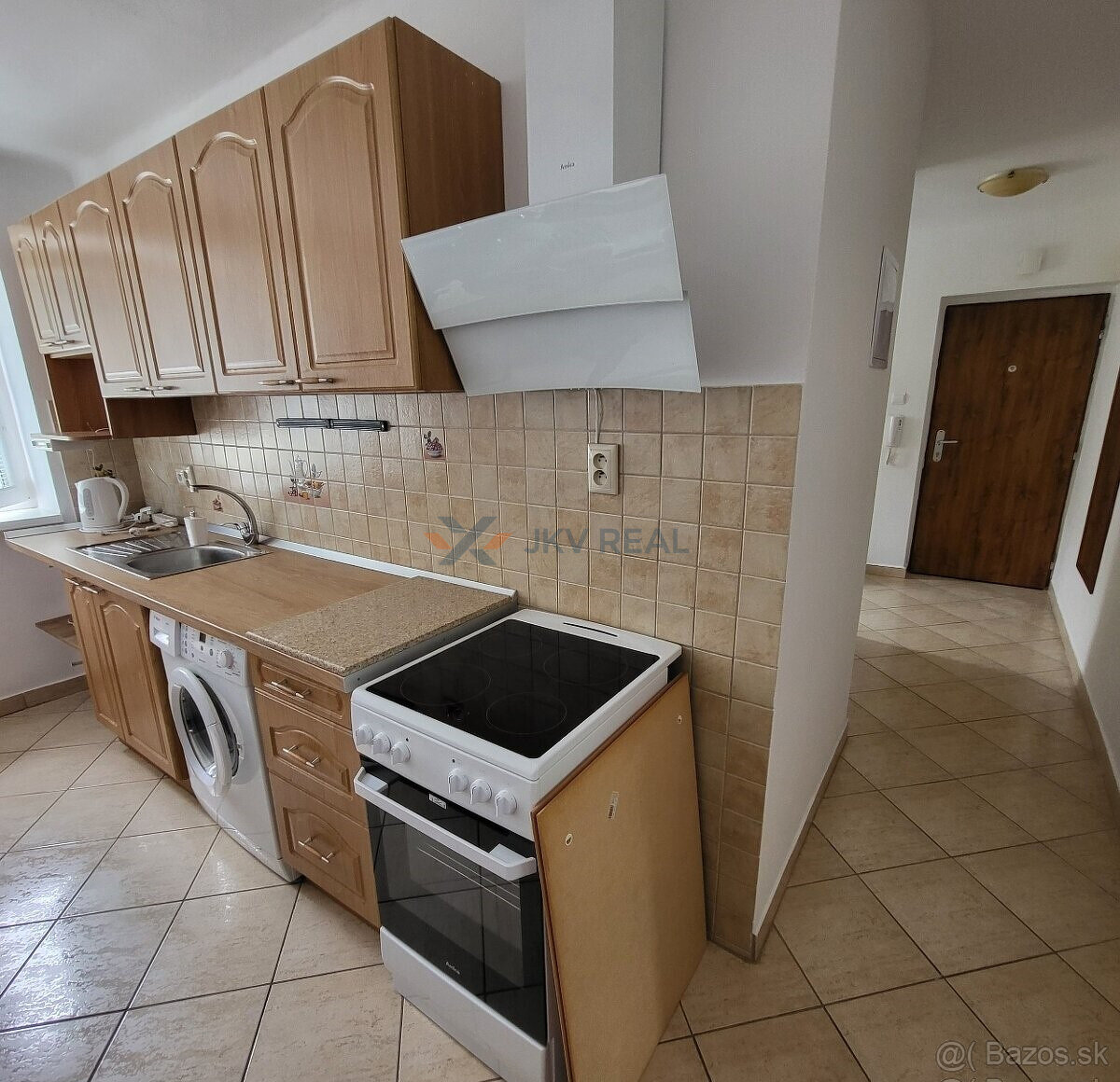 Slnečný 2-izbový byt s balkónom v tichej časti Prievidze - 5