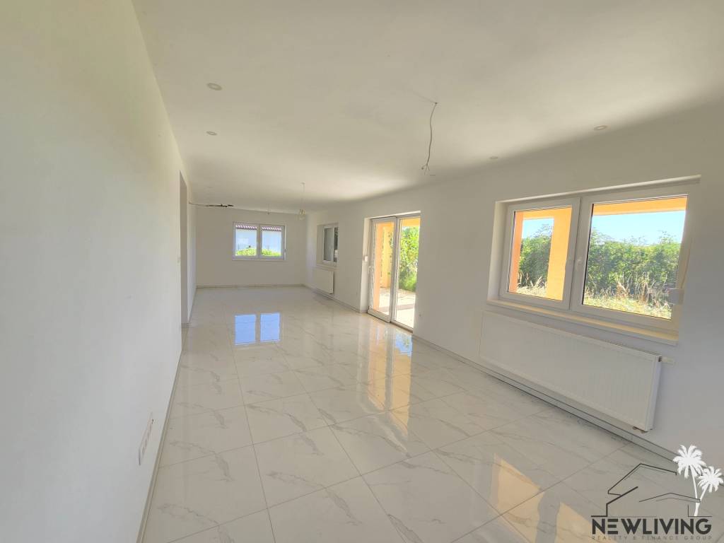 NA PREDAJ Novostavba 6 izbový dom Horná Streda - 5