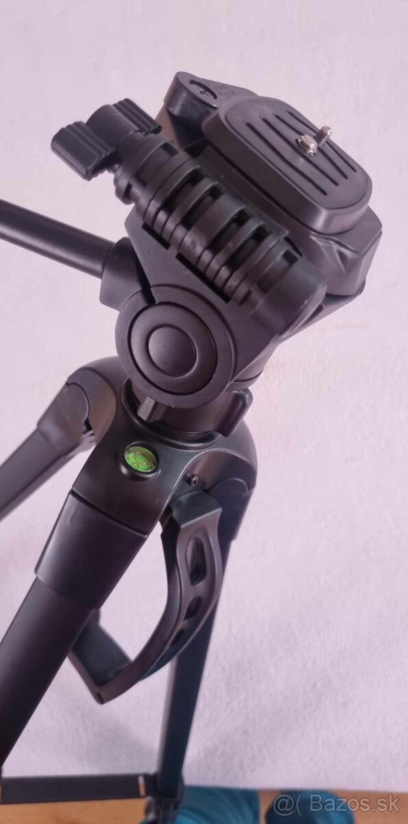 Predám skoro nový statív - 5