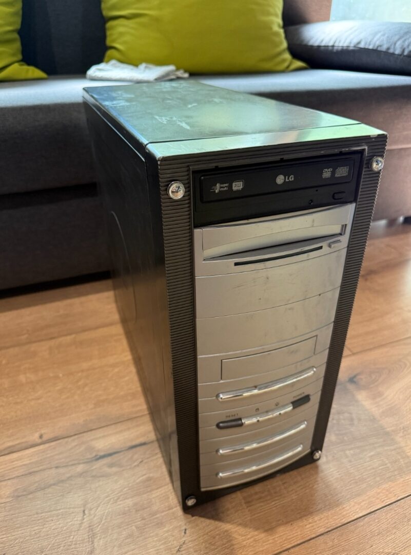 Stolový počítač s Windows XP – ideálny pre staršie programy - 5