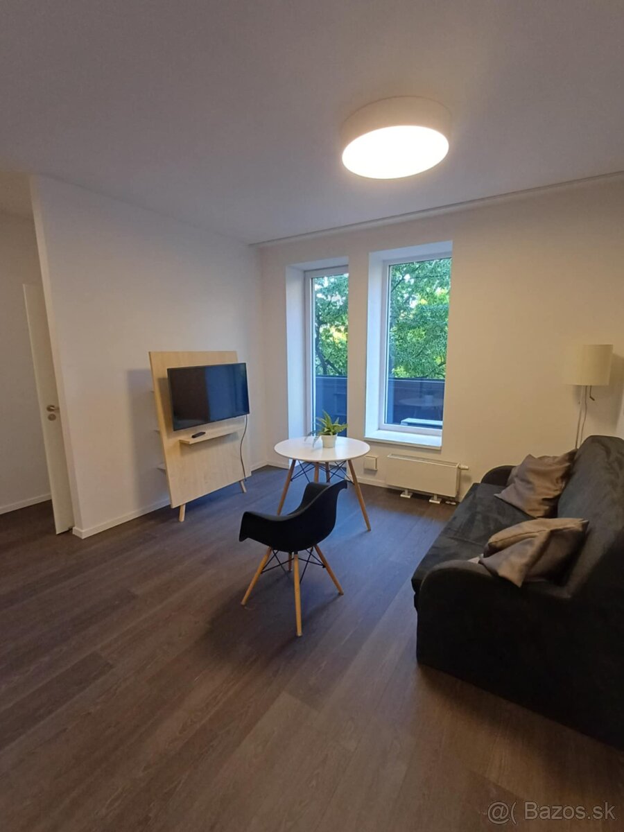 RK Byty Bratislava predá 2 izb. byt na ul. Žilinská, BA I. - 5