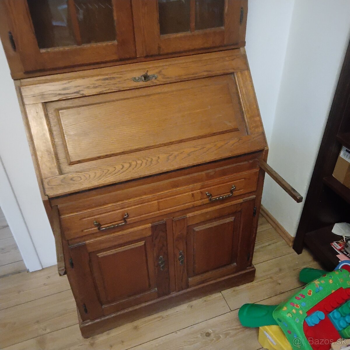 Krásna komoda s vitronou - 5