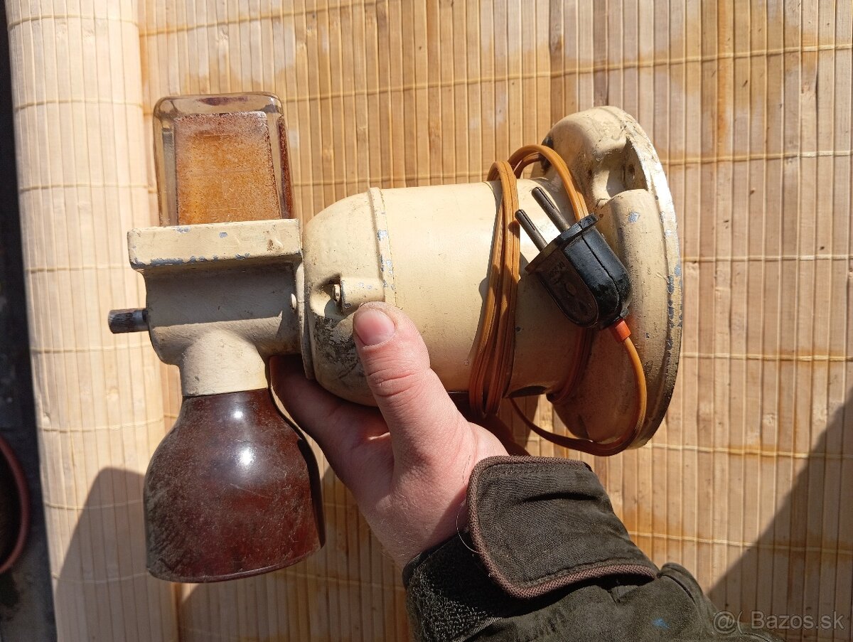 Predám veľmi starý elektrický mlynček na kávu - 5