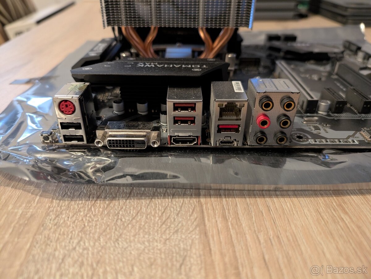 MSI B450 TOMAHAWK MAX + Ryzen 5 3600 +Corsair 16GB DDR4 3200 - 5