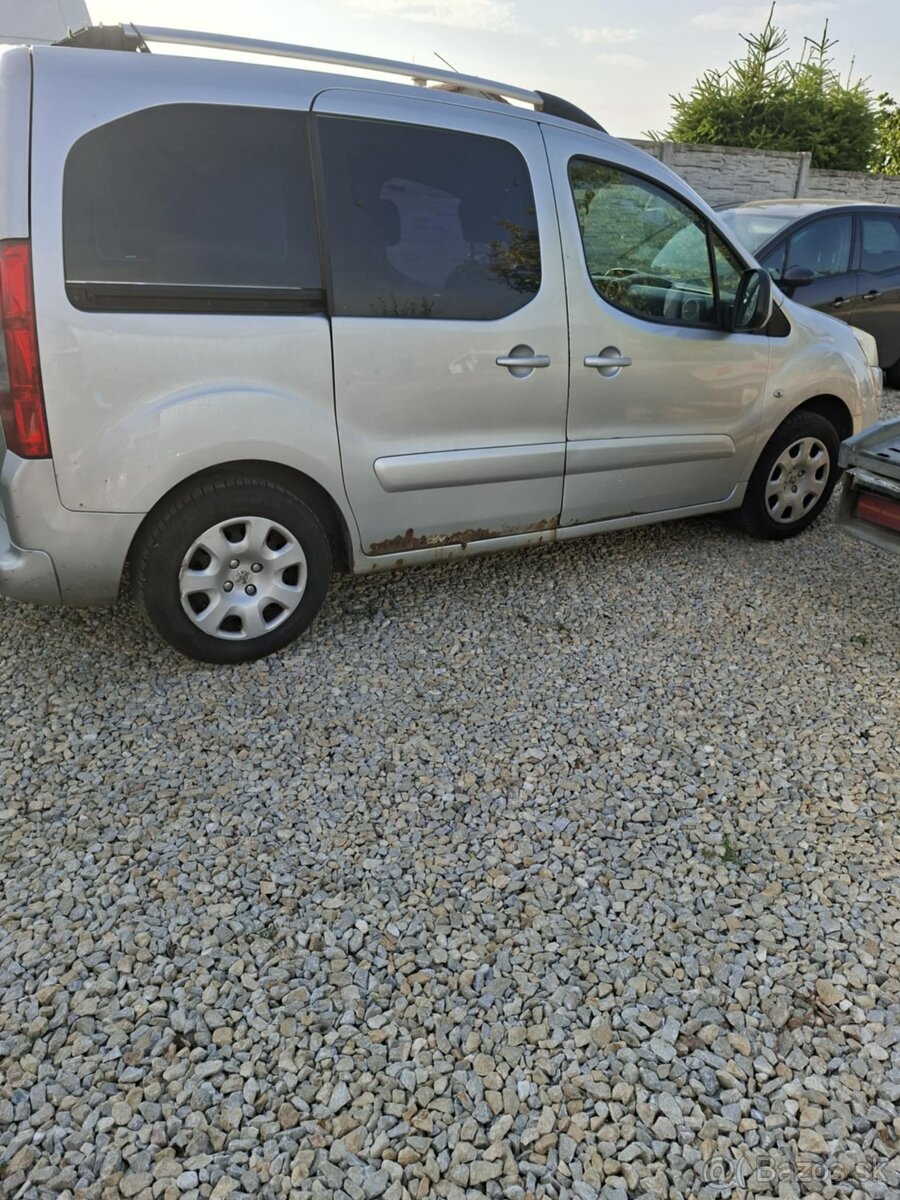 Rozpredám Peugeot Partner Tepee 1.6Hdi 66kw 9HX - 5