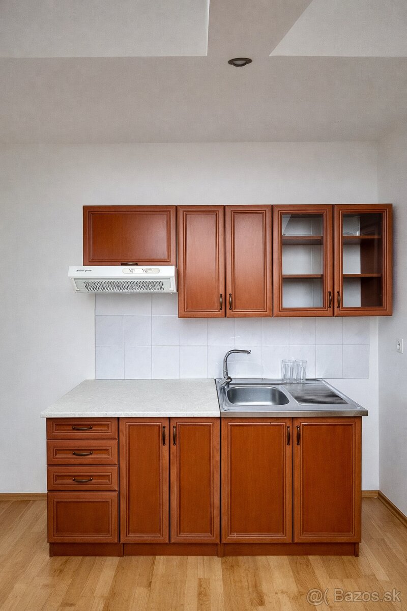 Svetlý podkrovný loft 82 m² v centre Nitry - 5