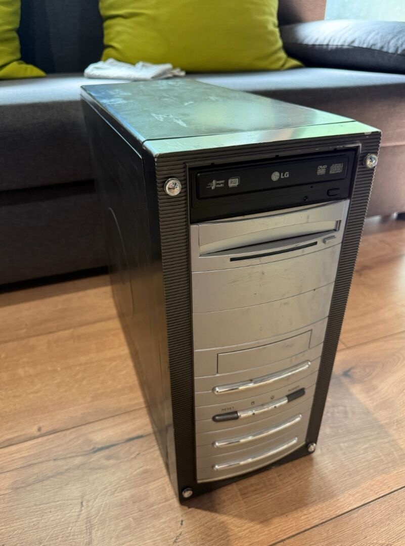 Stolový počítač s Windows XP – ideálny pre staršie programy - 5