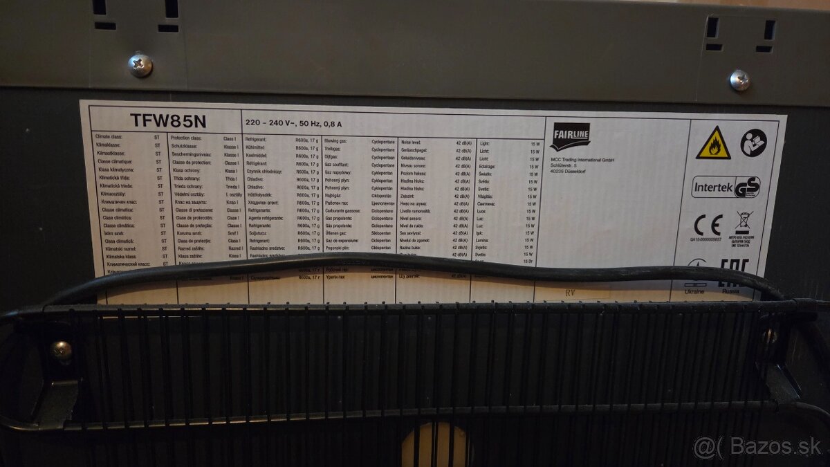 Malá kancelárska chladnička značky Fairline, model TFW85N. - 5