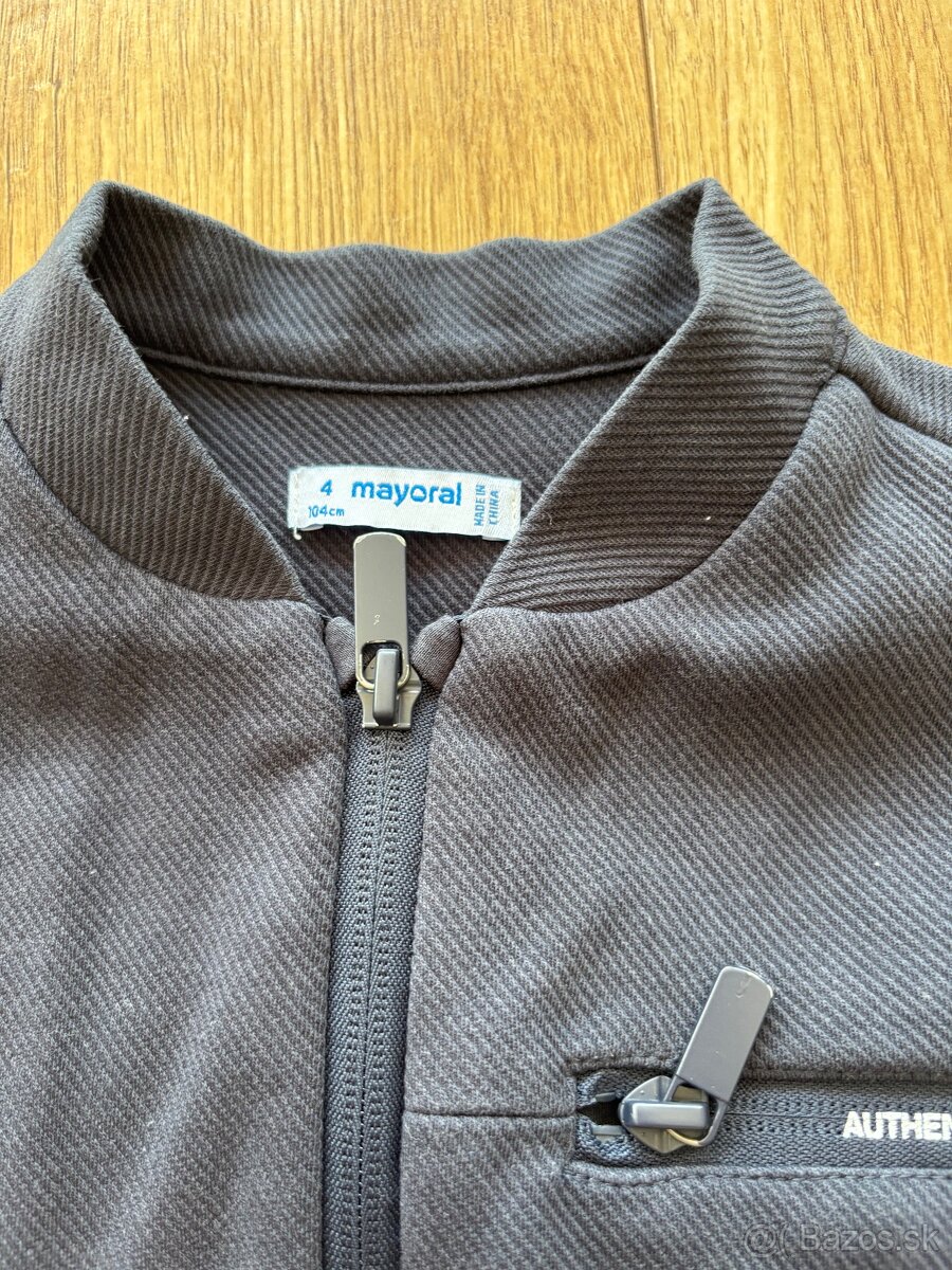 Svetre veľ. 104 - 5