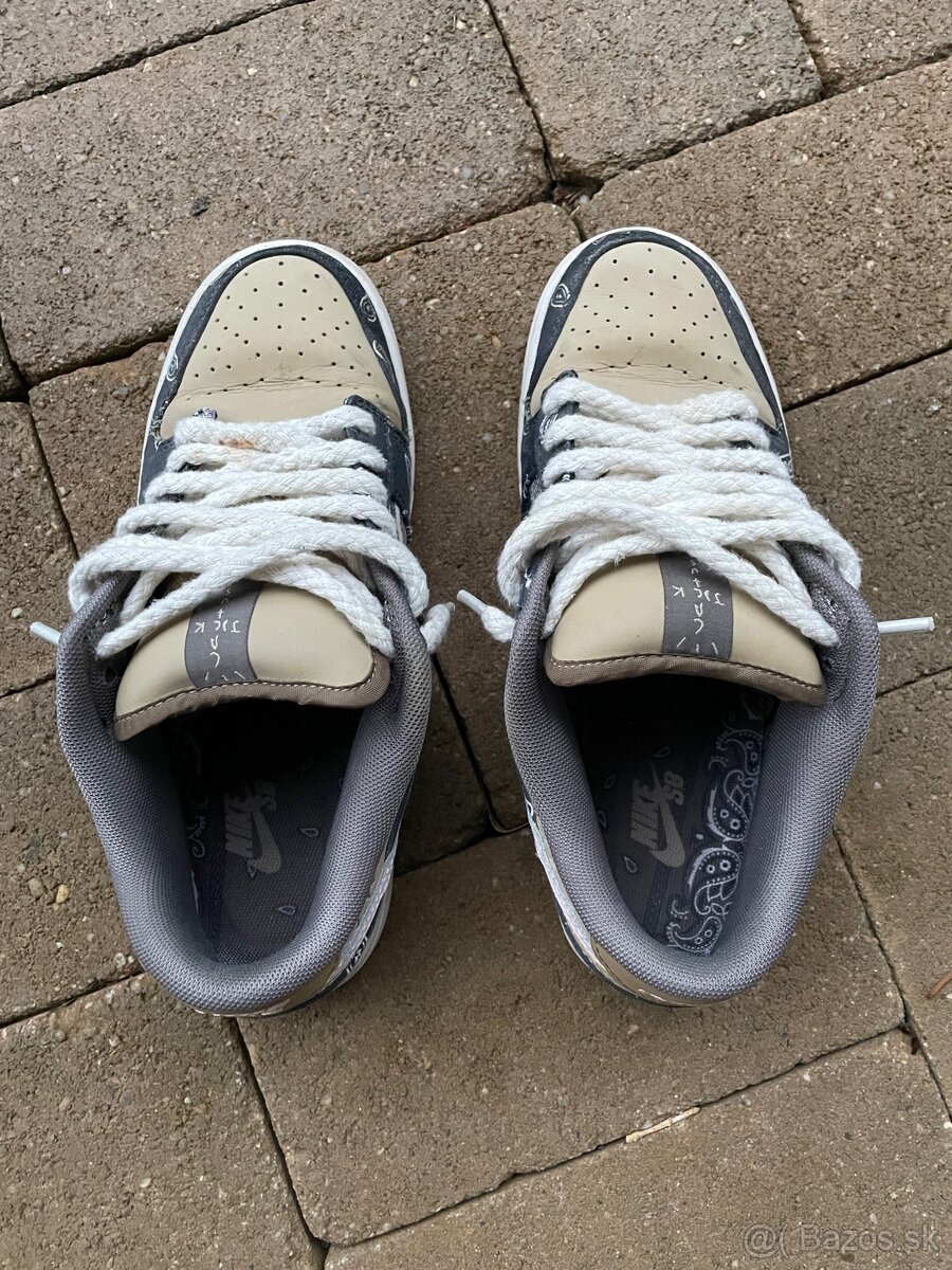 Nike SB Dunk Low “Travis Scott” - 5